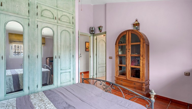 Resale - Chalet - Torrevieja - LA MATA