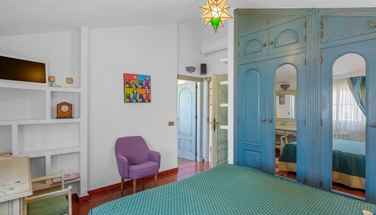 Resale - Chalet - Torrevieja - LA MATA