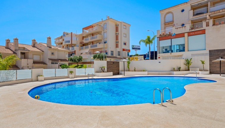 Jälleenmyynti - Asunto - Cabo Roig