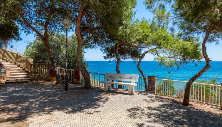 Jälleenmyynti - Asunto - Cabo Roig