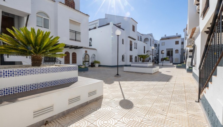Jälleenmyynti - Duplex-asunto - Torrevieja