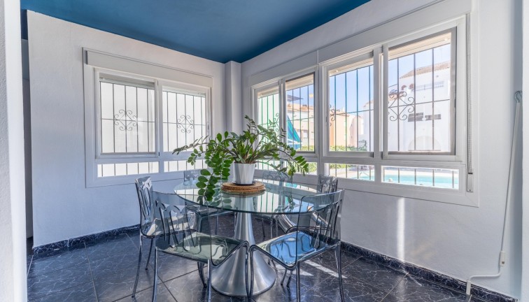 Jälleenmyynti - Duplex-asunto - Torrevieja