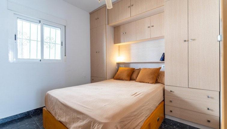 Jälleenmyynti - Duplex-asunto - Torrevieja