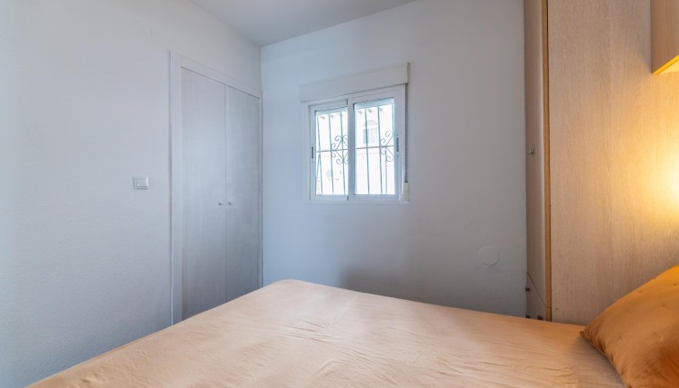 Jälleenmyynti - Duplex-asunto - Torrevieja