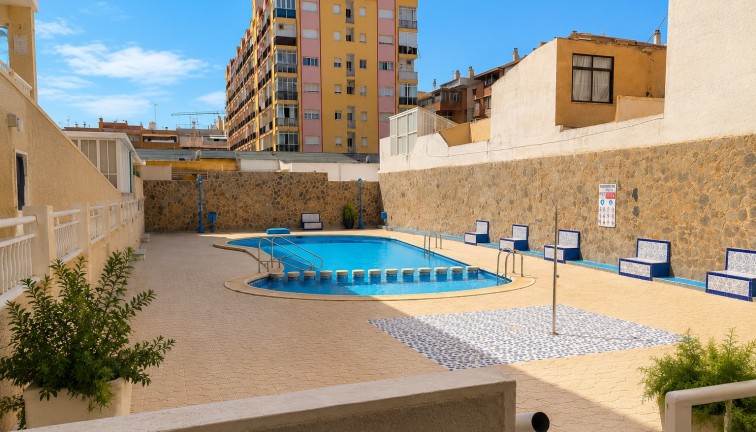 Jälleenmyynti - Duplex-asunto - Torrevieja