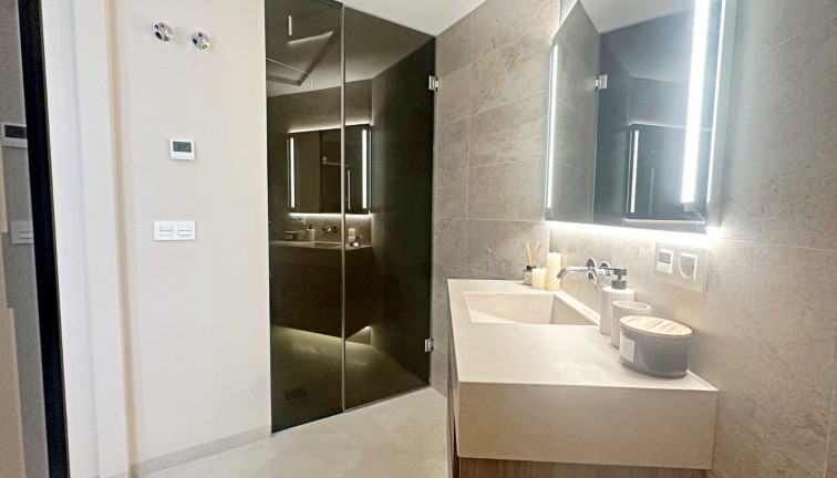 Reventa - Apartamento / piso - Torrevieja