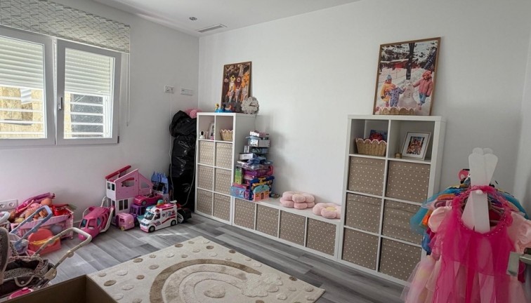 Resale - Chalet - Algorfa