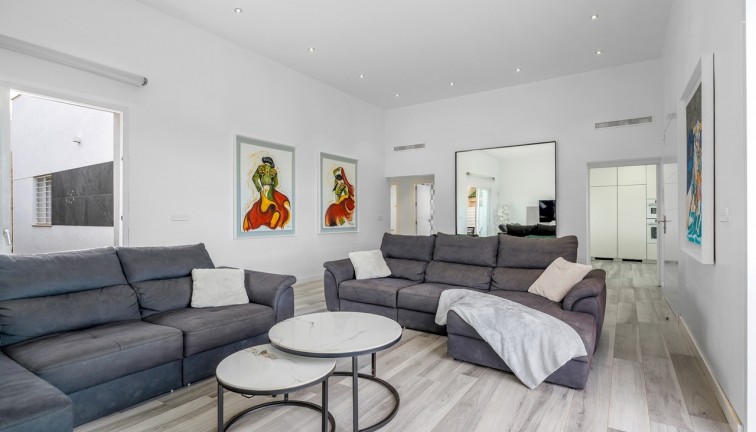 Resale - Chalet - Algorfa