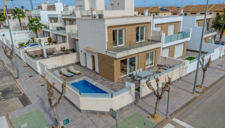 Resale - Chalet - Pilar de la Horadada
