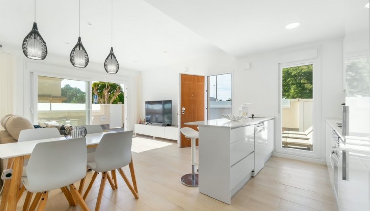 Resale - Chalet - Pilar de la Horadada