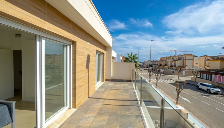 Resale - Chalet - Pilar de la Horadada