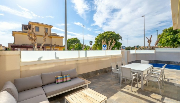 Resale - Chalet - Pilar de la Horadada