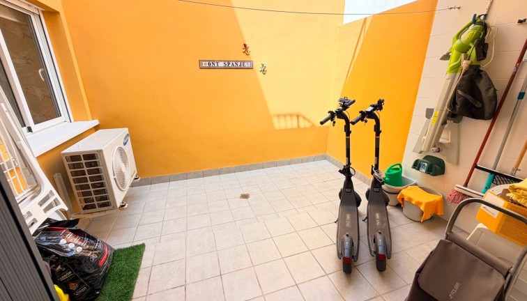 Återförsäljning - Lägenhet - Torrevieja - Aguas Nuevas
