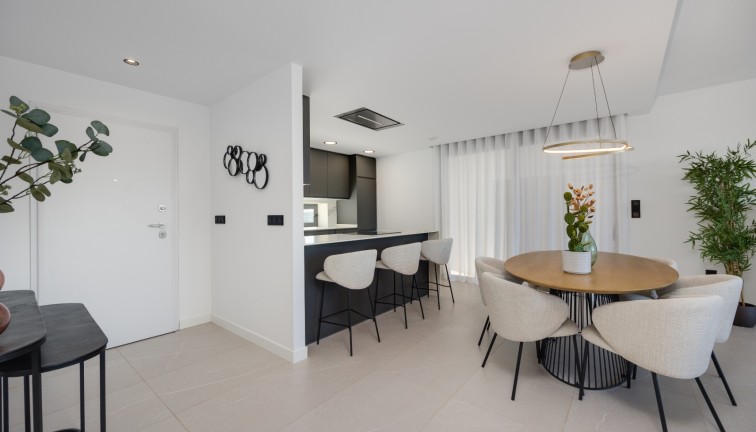 Resale - Chalet - Torrevieja - Aguas Nuevas
