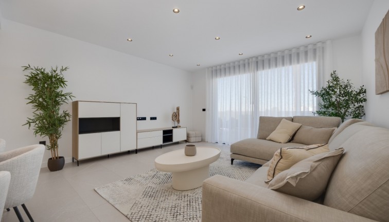 Resale - Chalet - Torrevieja - Aguas Nuevas