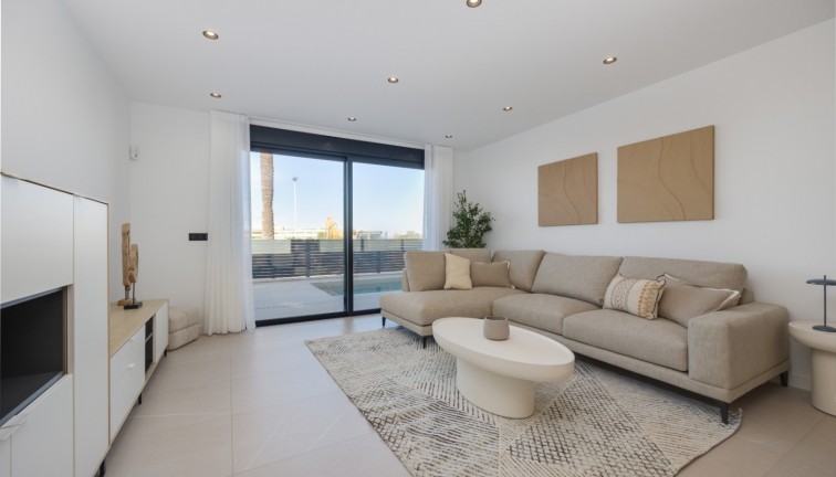 Resale - Chalet - Torrevieja - Aguas Nuevas