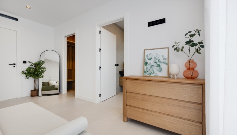Resale - Chalet - Torrevieja - Aguas Nuevas