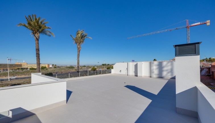 Resale - Chalet - Torrevieja - Aguas Nuevas