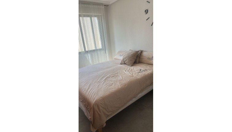 Resale - Apartment - Top Floor Apartment - Torrevieja - Playa de los Locos