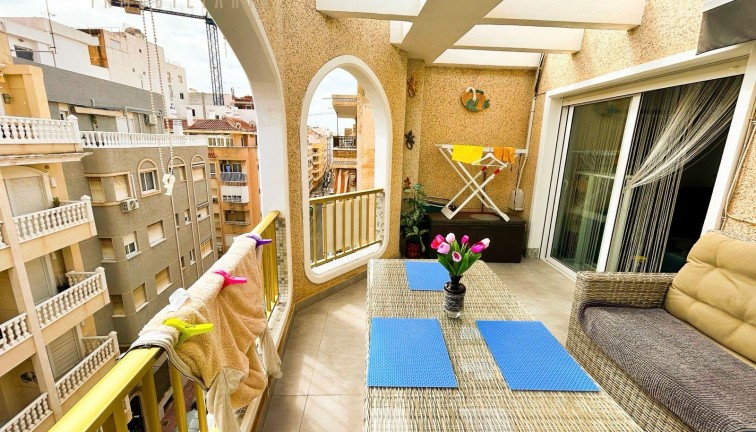 Resale - Apartment - Top Floor Apartment - Torrevieja - Playa de los Locos