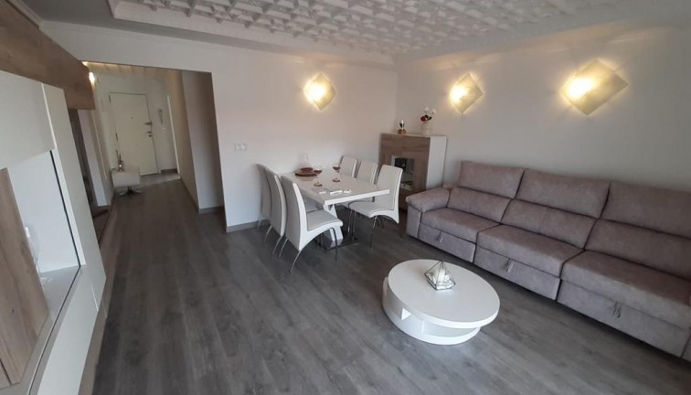 Resale - Apartment - Torrevieja - Acequion