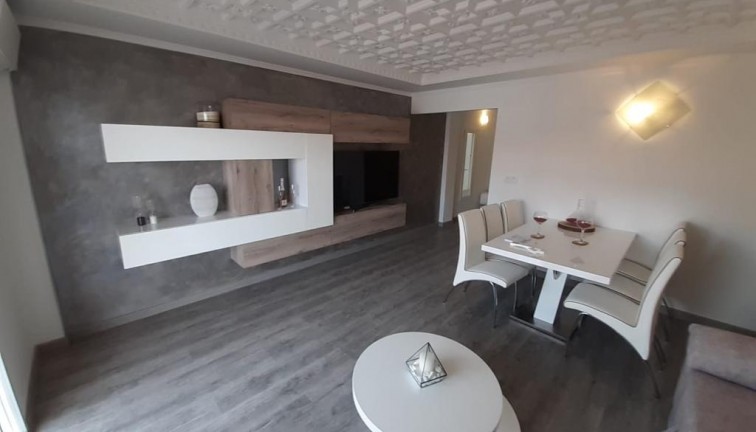 Resale - Apartment - Torrevieja - Acequion