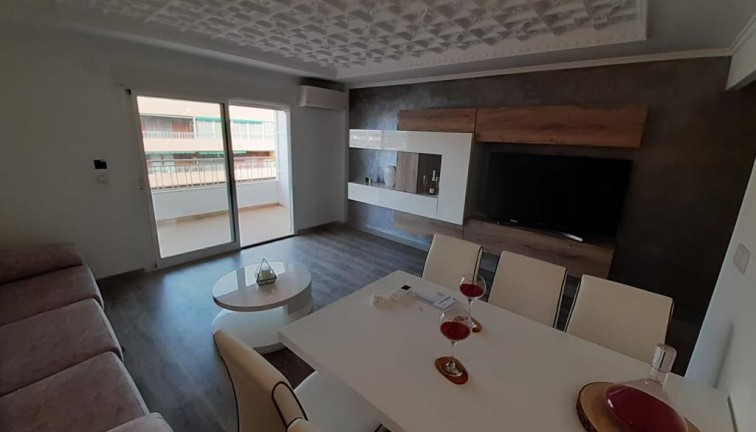 Resale - Apartment - Torrevieja - Acequion