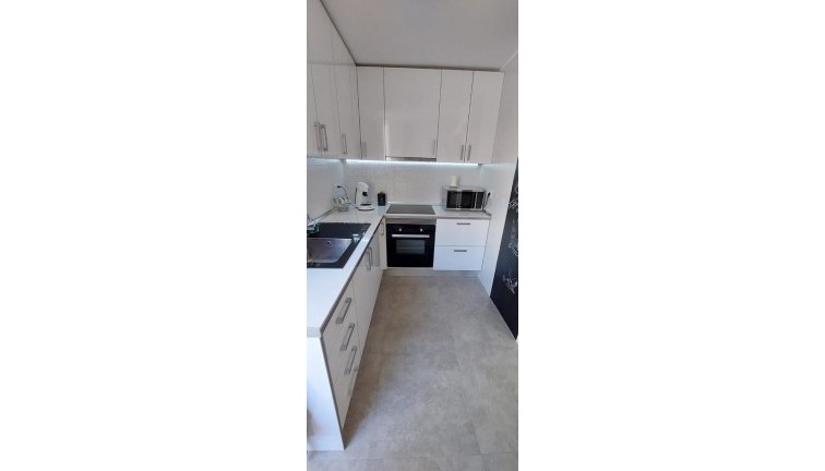 Resale - Apartment - Torrevieja - Acequion