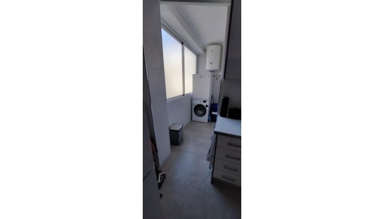 Resale - Apartment - Torrevieja - Acequion