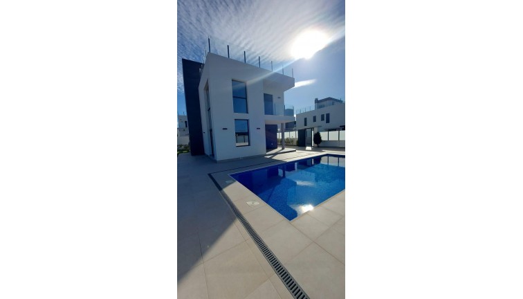 Reventa - Chalet - Torrevieja - Los Balcones