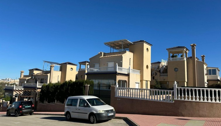Resale - Chalet - Torrevieja - Villamartín