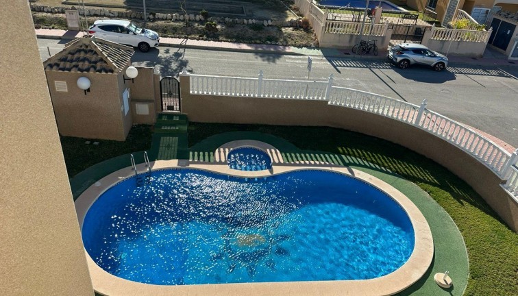Resale - Chalet - Torrevieja - Villamartín