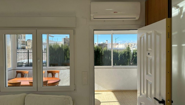 Resale - Chalet - Torrevieja - Villamartín
