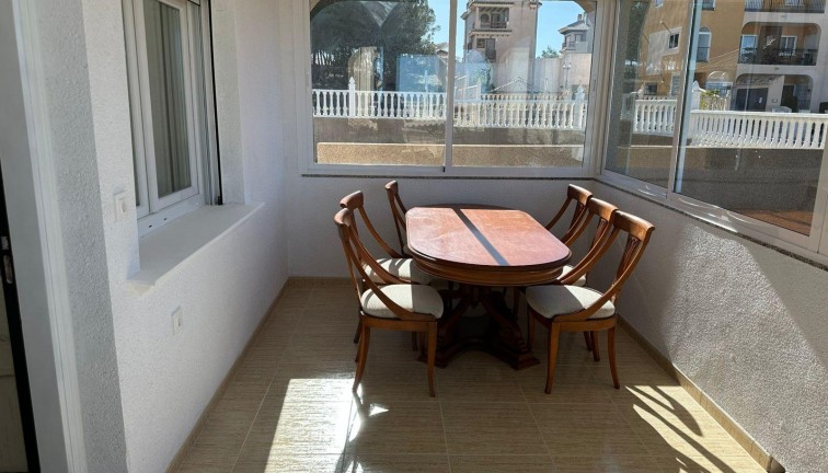 Resale - Chalet - Torrevieja - Villamartín