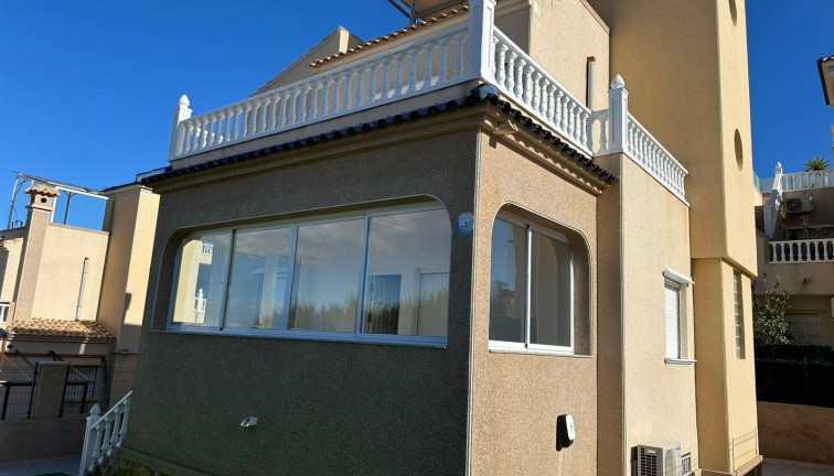 Resale - Chalet - Torrevieja - Villamartín