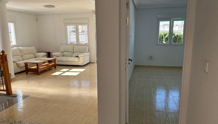 Resale - Chalet - Torrevieja - Villamartín