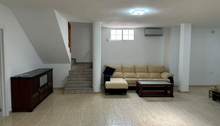 Resale - Chalet - Torrevieja - Villamartín