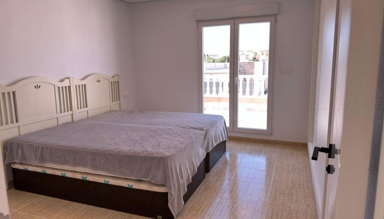 Resale - Chalet - Torrevieja - Villamartín