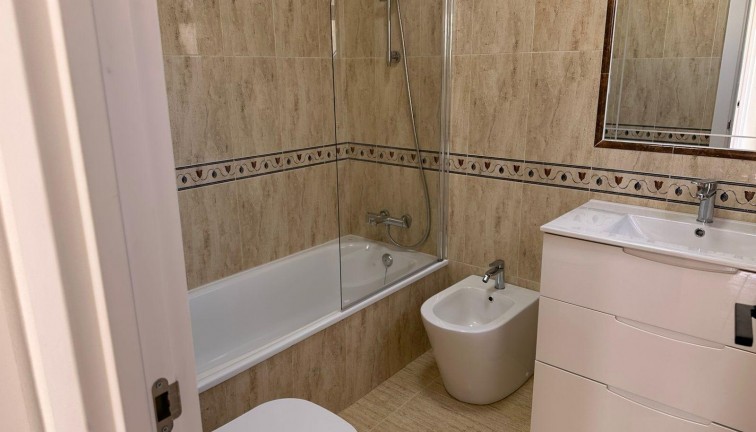 Resale - Chalet - Torrevieja - Villamartín