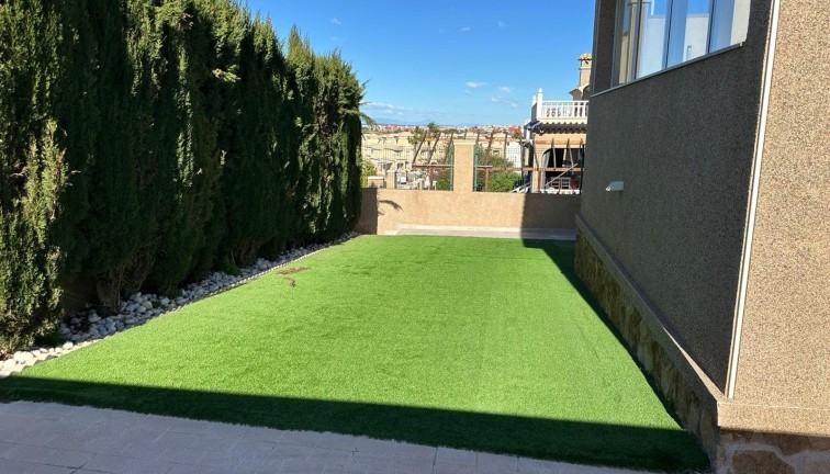Resale - Chalet - Torrevieja - Villamartín