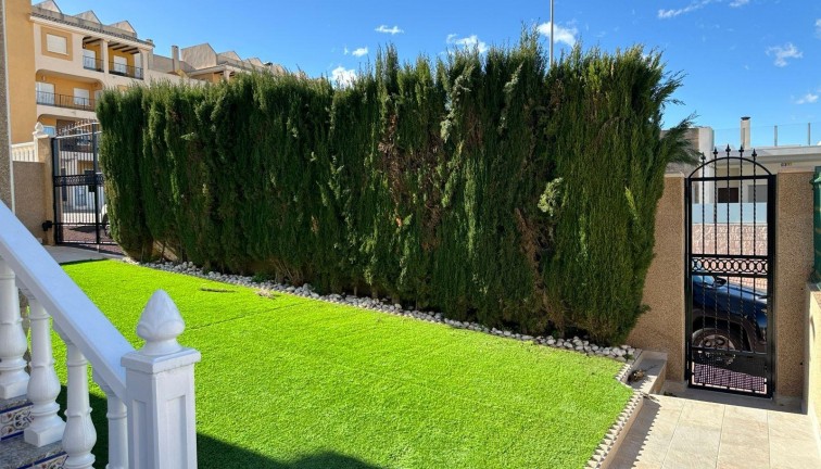 Resale - Chalet - Torrevieja - Villamartín
