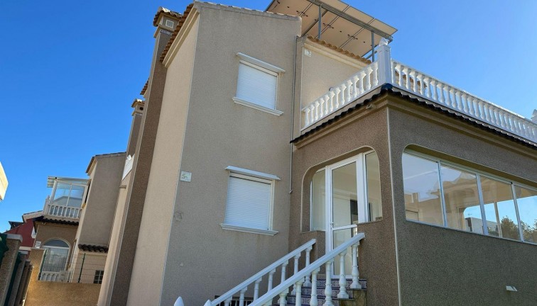 Resale - Chalet - Torrevieja - Villamartín