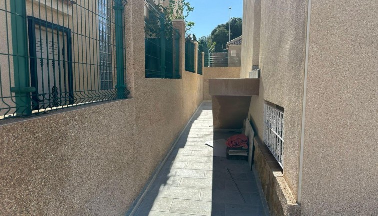 Resale - Chalet - Torrevieja - Villamartín