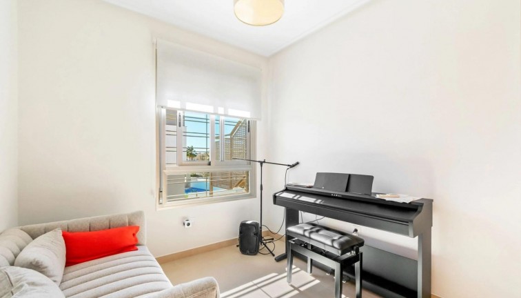 Resale - Apartment - Top Floor Apartment - Pilar de la Horadada - TORRE DE LA HORADADA