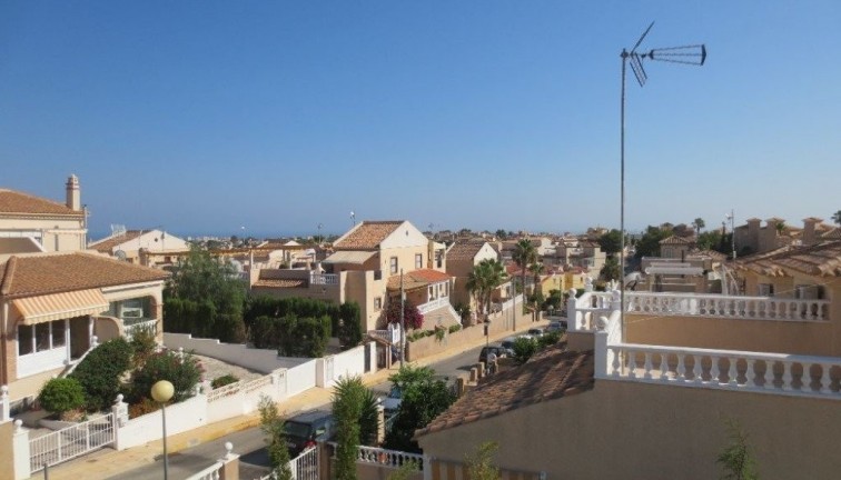 Jälleenmyynti - Erillistalo - Orihuela Costa - Villamartín