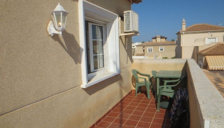 Jälleenmyynti - Erillistalo - Orihuela Costa - Villamartín