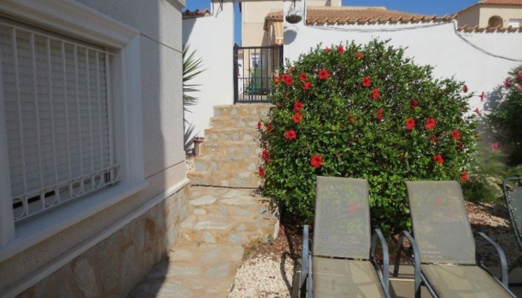 Jälleenmyynti - Erillistalo - Orihuela Costa - Villamartín