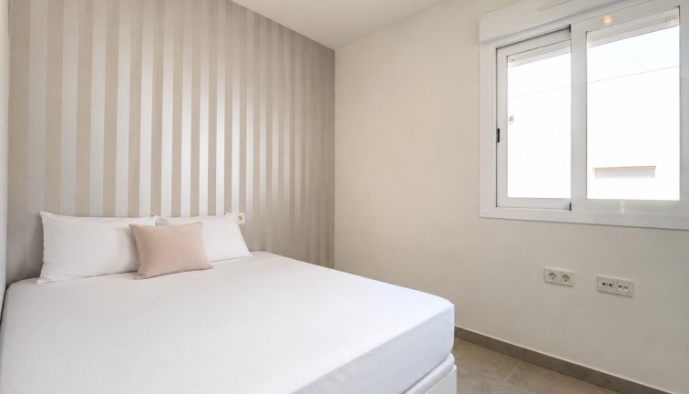 Reventa - Apartamento / piso - Torrevieja - Aguas Nuevas