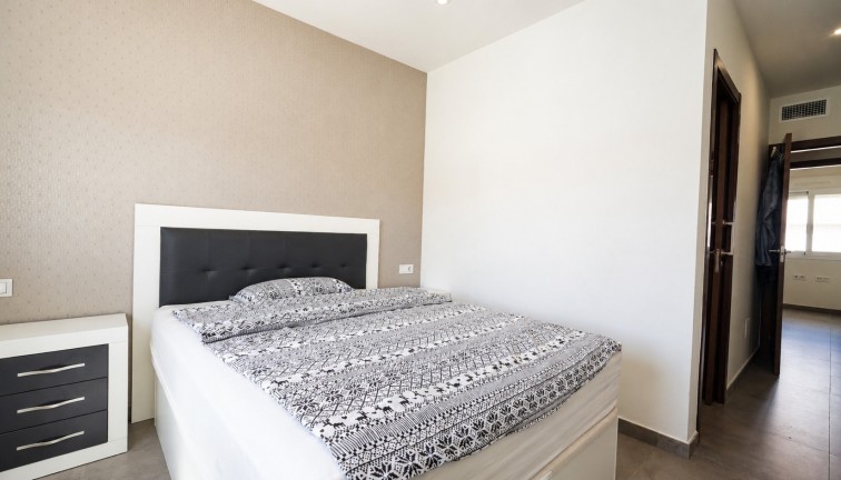 Reventa - Apartamento / piso - Torrevieja - Aguas Nuevas