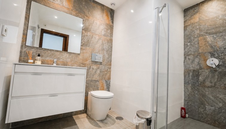 Reventa - Apartamento / piso - Torrevieja - Aguas Nuevas